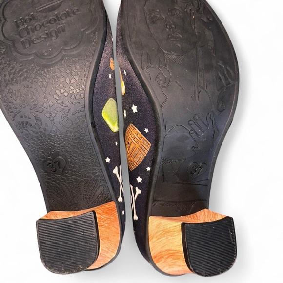 Hot chocolate design pirate shoes